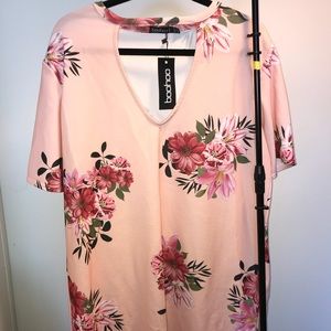Floral Dress w/cutout